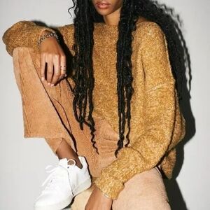 Free people Moira slouchy Boucle tunic sweater Ladies size M Honeycomb tan